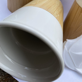Bambus og porcelæn kop