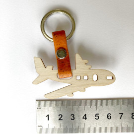Nøglering i birk og kork: Passagerfly